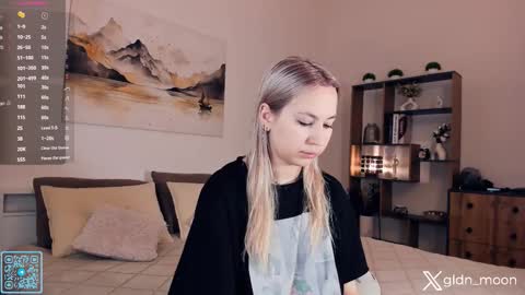 Snapshot of _golden_moon_ chatting on October 8, 8:17 pm Rina online show from October 8, 8:17 pm