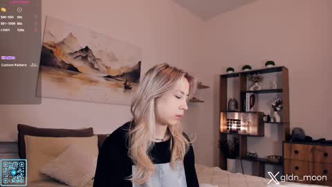 Snapshot of _golden_moon_ chatting on October 11, 8:07 pm Rina online show from October 11, 8:07 pm