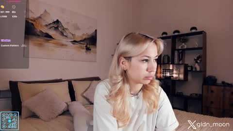 Snapshot of _golden_moon_ chatting on October 29, 11:17 pm Rina online show from October 29, 11:17 pm