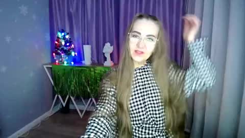 _greybunny_ online show from December 31, 2:47 pm