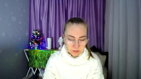 _greybunny_ online show from January 3, 10:20 am