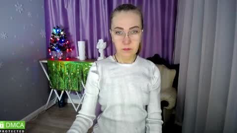 _greybunny_ online show from January 11, 4:06 am