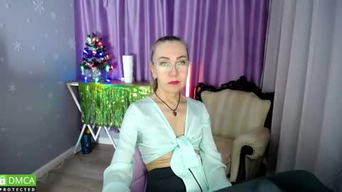 _greybunny_ online show from January 12, 1:16 pm