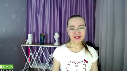_greybunny_ online show from February 7, 9:05 am