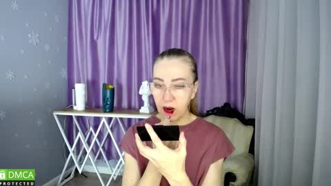 _greybunny_ online show from February 8, 9:24 am