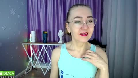 _greybunny_ online show from February 15, 8:33 am