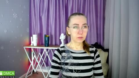 _greybunny_ online show from February 22, 9:01 am