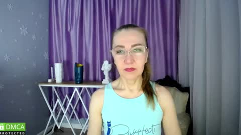 _greybunny_ online show from February 26, 12:25 pm