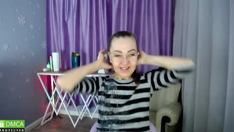 _greybunny_ online show from March 7, 6:13 am