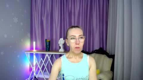 _greybunny_ online show from September 13, 10:37 am