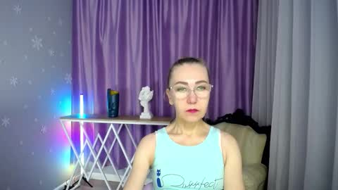 _greybunny_ online show from September 15, 8:25 am