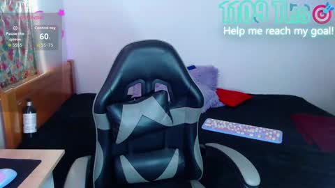 Gwen online show from May 13, 8:34 am