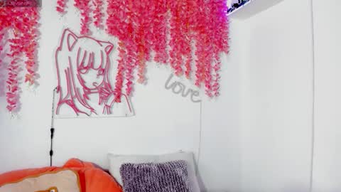 Hanna Botero online show from October 15, 12:33 am