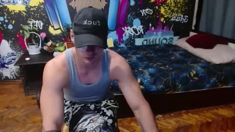 _happydayleon_ online show from September 18, 6:10 pm