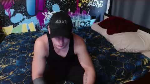 _happydayleon_ online show from September 20, 7:42 am