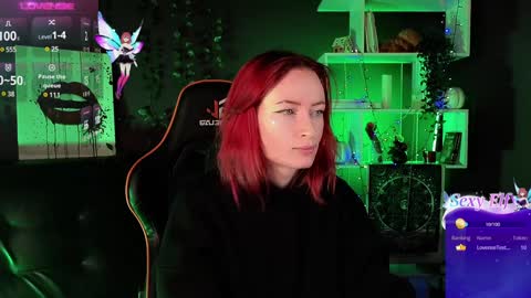 Snapshot of _helencarter chatting on December 9, 8:44 pm Helen Carter 3 Next stream 2330 MSC online show from December 9, 8:44 pm