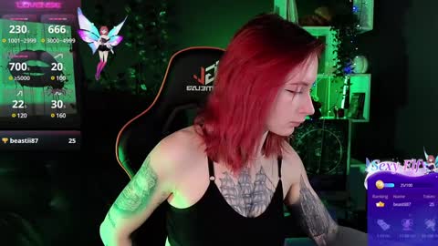 Snapshot of _helencarter chatting on December 10, 8:49 pm Helen Carter 3 Next stream 2330 MSC online show from December 10, 8:49 pm