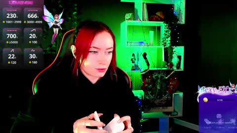 Snapshot of _helencarter chatting on December 17, 8:43 pm Helen Carter 3 Next stream 2330 MSC online show from December 17, 8:43 pm