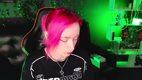 Snapshot of _helencarter chatting on January 5, 8:31 pm Helen Carter 3 Next stream 2330 MSC online show from January 5, 8:31 pm