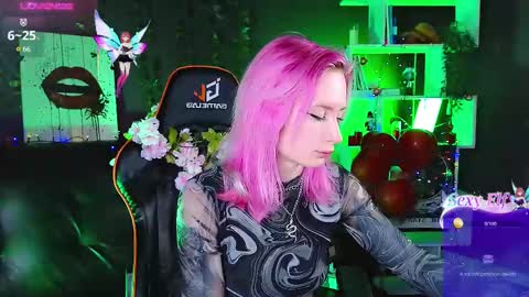 Snapshot of _helencarter chatting on February 17, 8:47 pm Helen Carter 3 Next stream 2330 MSC online show from February 17, 8:47 pm
