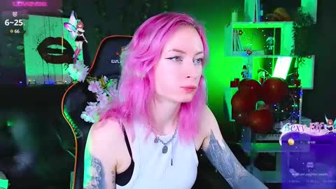 Snapshot of _helencarter chatting on February 18, 8:47 pm Helen Carter 3 Next stream 2330 MSC online show from February 18, 8:47 pm