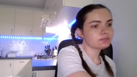 Snapshot of _hidden_frommymoom_ chatting on June 23, 8:12 am Criss4u online show from June 23, 8:12 am