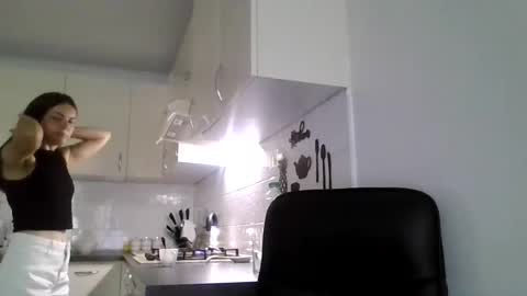Snapshot of _hidden_frommymoom_ chatting on July 5, 8:43 am Criss4u online show from July 5, 8:43 am