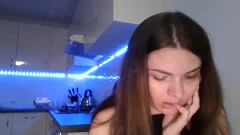 Snapshot of _hidden_frommymoom_ chatting on July 8, 6:45 pm Criss4u online show from July 8, 6:45 pm