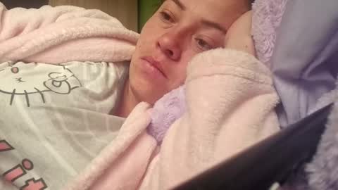 Snapshot of _honey1_ chatting on October 8, 12:25 pm Honey online show from October 8, 12:25 pm