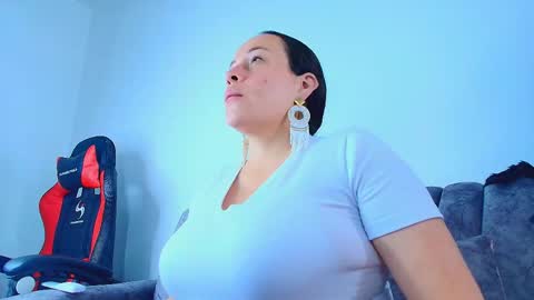 Snapshot of _honey1_ chatting on October 27, 11:14 am Honey online show from October 27, 11:14 am