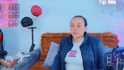 Snapshot of _honey1_ chatting on November 19, 5:57 pm Honey online show from November 19, 5:57 pm