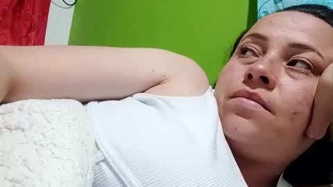 Snapshot of _honey1_ chatting on December 23, 2:31 am Honey online show from December 23, 2:31 am