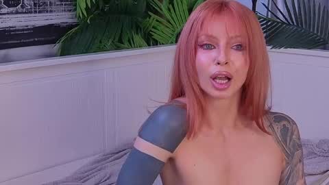 Snapshot of _honeymoney chatting on April 3, 6:55 am Lana online show from April 3, 6:55 am