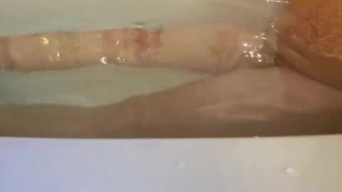 Snapshot of _hot_n_bothered_ chatting on March 20, 2:27 am _hot_n_bothered_ online show from March 20, 2:27 am