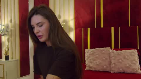_hot_neighbour online show from May 1, 3:33 am