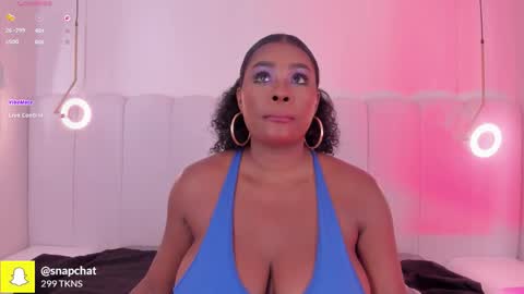 Snapshot of _huge_boobs_ebony chatting on October 29, 7:37 pm Darlis  online show from October 29, 7:37 pm