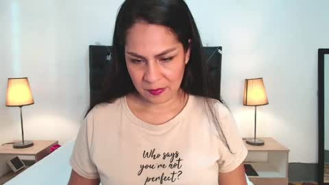 Snapshot of _isaa_ chatting on March 29, 1:55 pm Isabel online show from March 29, 1:55 pm