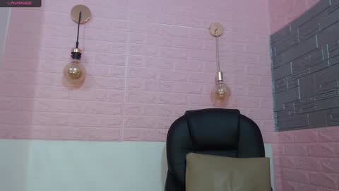 Isa online show from February 2, 3:17 pm