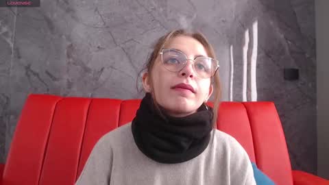 Isa online show from October 3, 2:14 pm