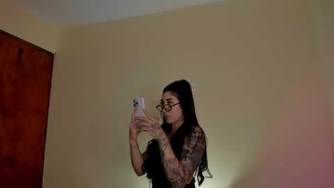 Snapshot of _isabella99_ chatting on January 6, 11:40 pm Isabella online show from January 6, 11:40 pm