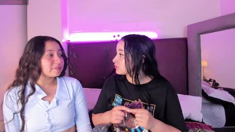 Snapshot of _isabella_2 chatting on January 3, 4:37 pm Isa online show from January 3, 4:37 pm