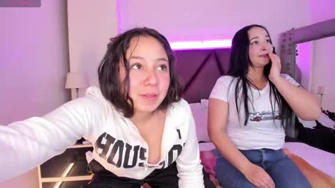 Snapshot of _isabella_2 chatting on February 25, 3:27 pm Isa online show from February 25, 3:27 pm