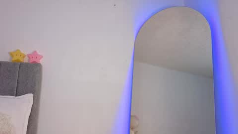 Snapshot of _jazmiin chatting on March 8, 10:41 am JAZZ online show from March 8, 10:41 am