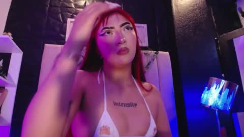 Mia online show from December 27, 4:54 pm