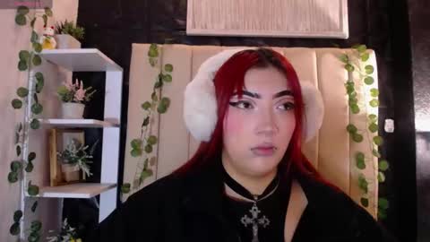 Mia online show from February 22, 3:58 pm