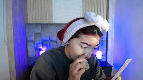 Mia online show from September 26, 1:15 pm