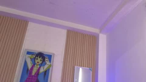 Mia online show from March 6, 4:25 pm