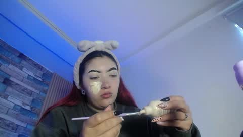 Mia online show from March 30, 1:01 pm