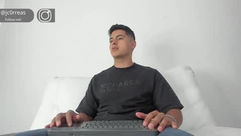 _juanes__ online show from December 15, 2:59 pm