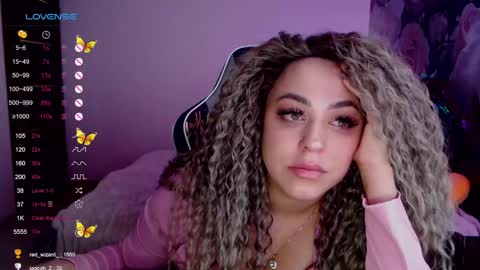 _just_a_queen_3 online show from December 14, 9:24 pm